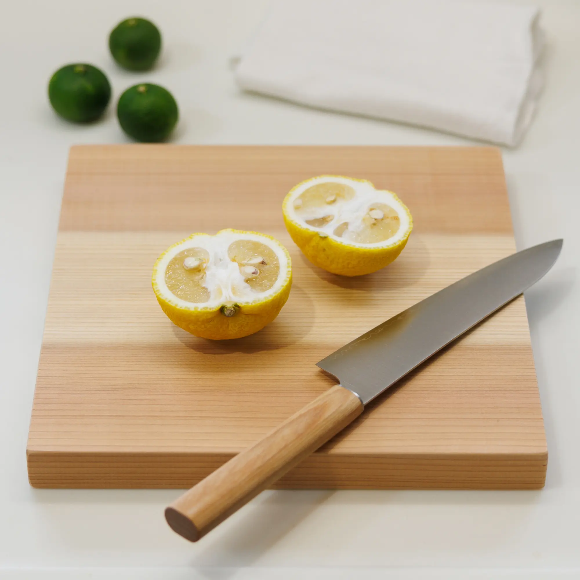 まな板 部厚 正方形（国産赤白杉）